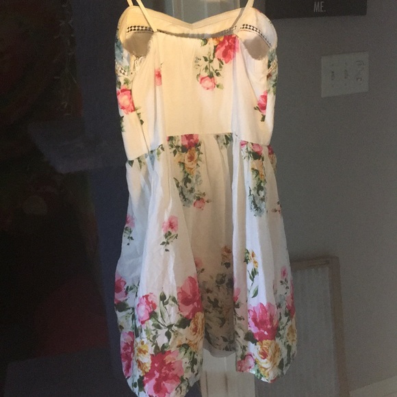 STRAPLESS FLORAL DRESS - Picture 2 of 2